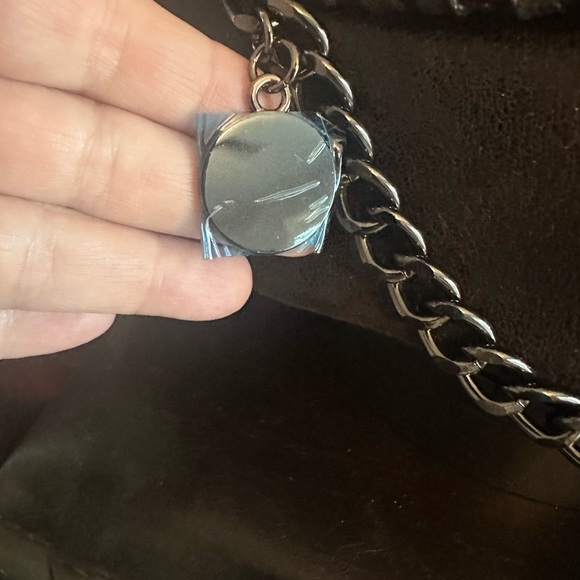 Black Chain-Embellished Women's Bag 😊😊 - Picture 6 of 6